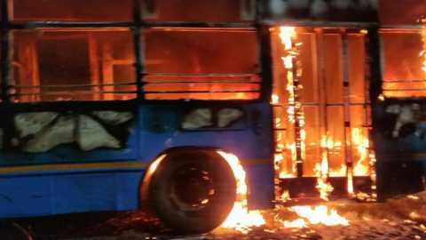 http://vsnews.co.in/upload/2019-01-05/19170257464pmt_bus_fire.jpg